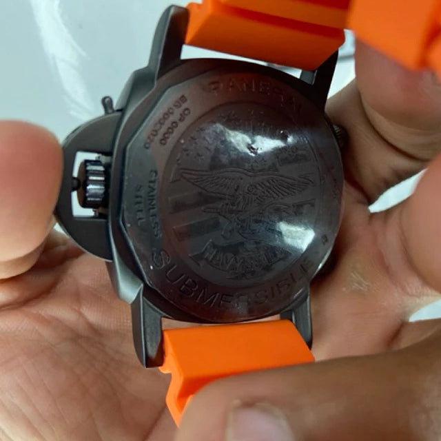 Relógio panerai submersible marina